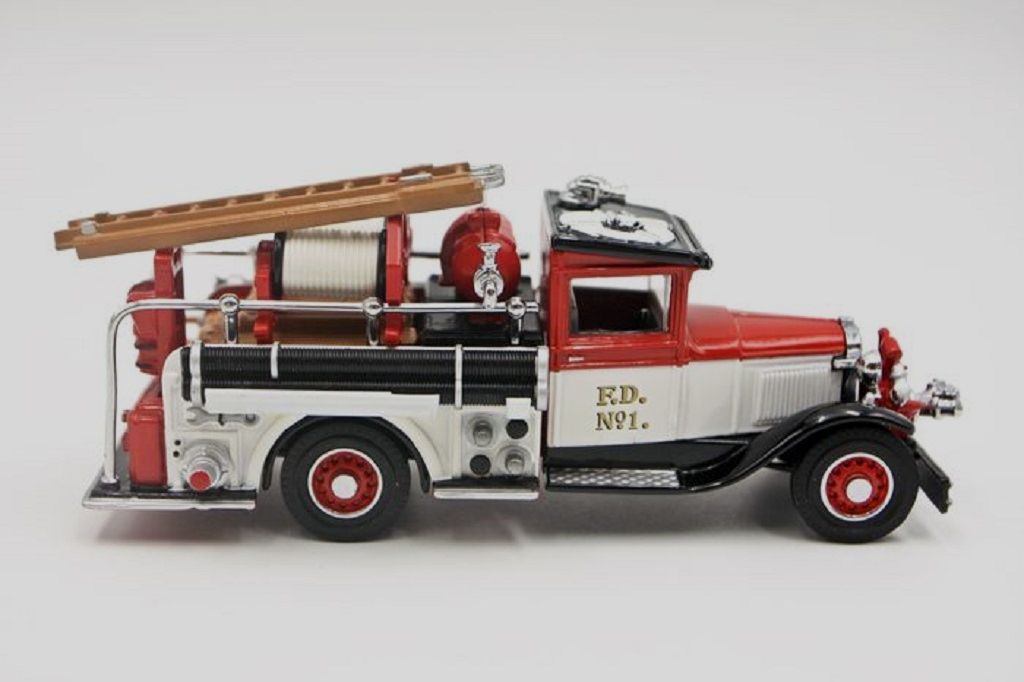 Matchbox Collectibles YYM38182; 1932 Ford Model AA Fire Engine